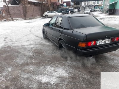 Мерс 190Е