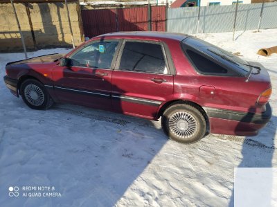 Митсубиси Галант 1990 года