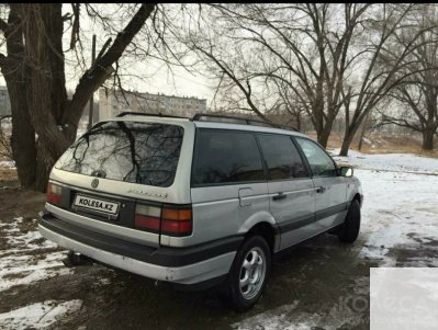 Volkswagen Passat 1992 года